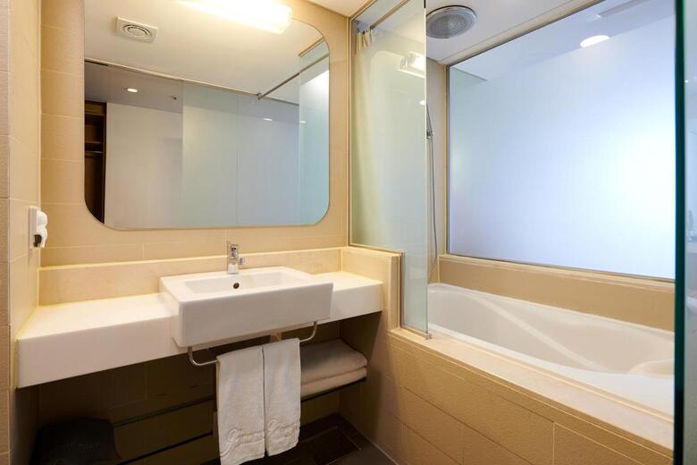 Nine Tree Hotel Myeongdong