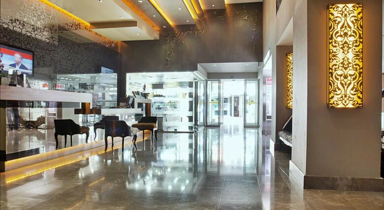 Carlton Hotel