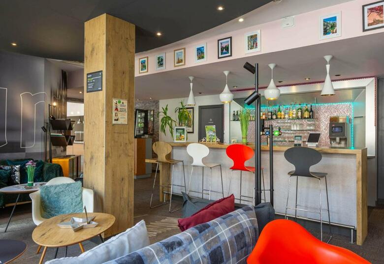 B&B Hotel Chartres Centre Cath�drale