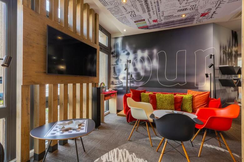 B&B Hotel Chartres Centre Cath�drale