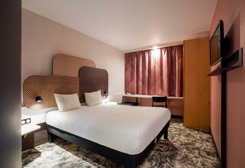 B&B Hotel Chartres Centre Cath�drale