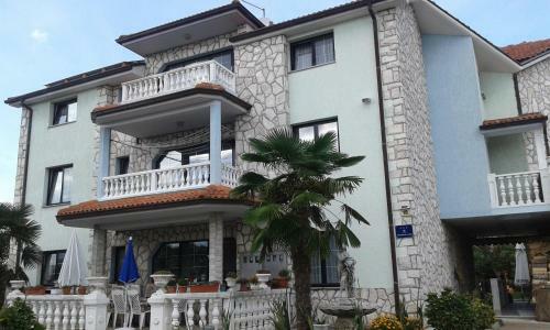 Apartments Amos