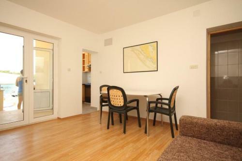 Apartments By The Sea Savar (Dugi Otok) - 8128