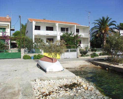 Apartment Brodarica 961a
