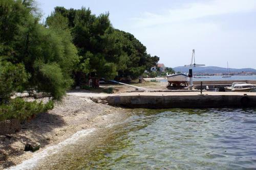 Apartment Brodarica 4195b