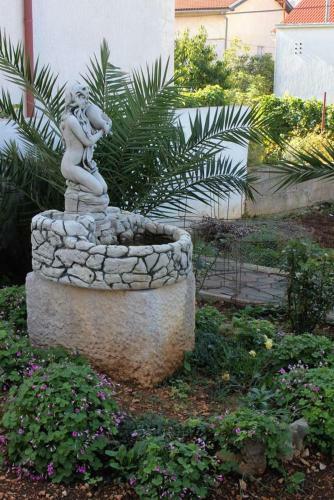 Apartment Brodarica 5736a