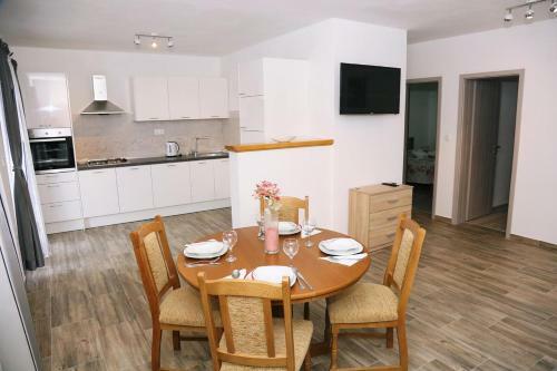 Apartment Zavalatica 4459c