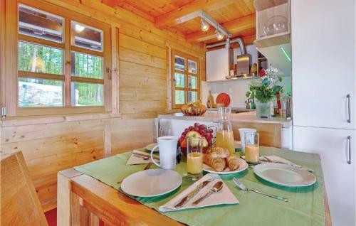 Three-bedroom Holiday Home In Donja Stubica