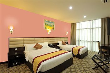 Hotel Hallmark Crown
