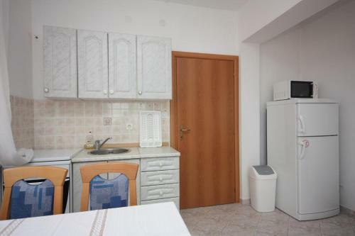 Apartments By The Sea Drage (Biograd) - 6171