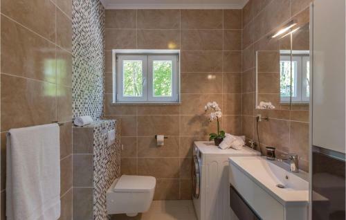 Four-bedroom Holiday Home In Zagvozd