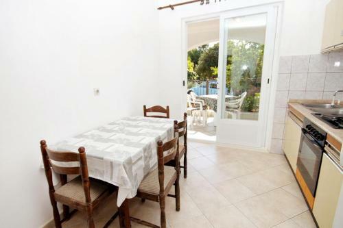 Apartment Zavalatica 4453c
