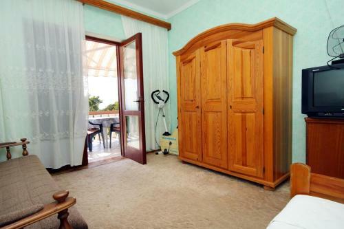 Apartment Zavalatica 4453a