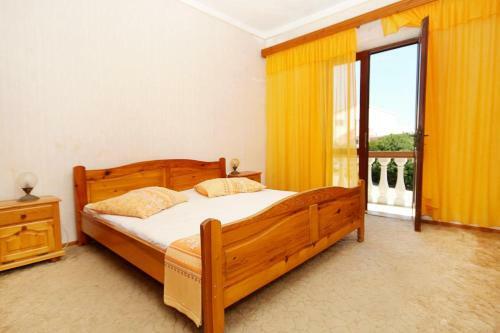 Apartment Zavalatica 4453a