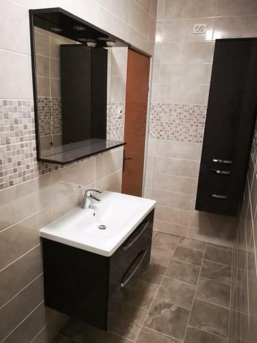 Apartment Zavalatica 4453a