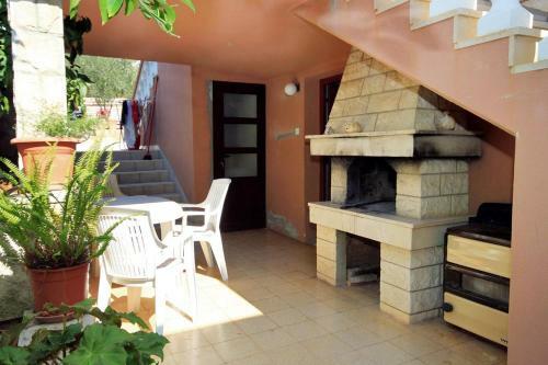 Apartment Zavalatica 4453a