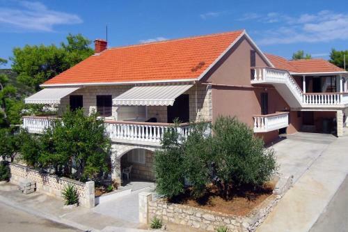 Apartment Zavalatica 4453a