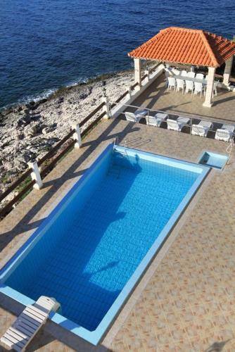 Apartment Zavalatica 183a