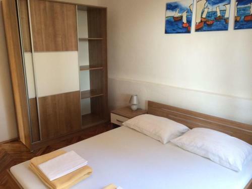 Apartments By The Sea Zdrelac (pasman) - 8405