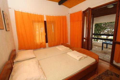 Apartments By The Sea Zdrelac (pasman) - 8405