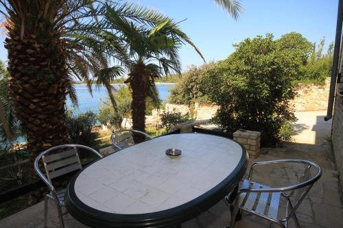 Apartments By The Sea Zdrelac (pasman) - 8405