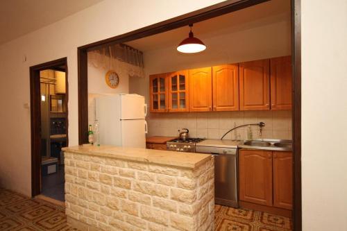 Apartments By The Sea Zdrelac (pasman) - 8405