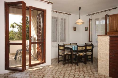 Apartment Zdrelac 8285a