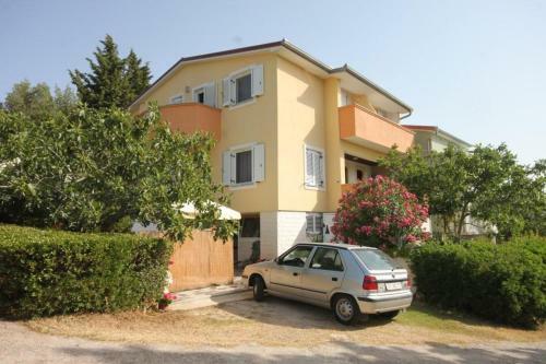 Apartment Zdrelac 8285a