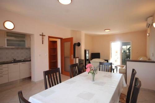 Apartment Banj 8242a