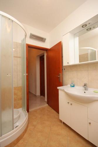 Apartment Banj 8242a