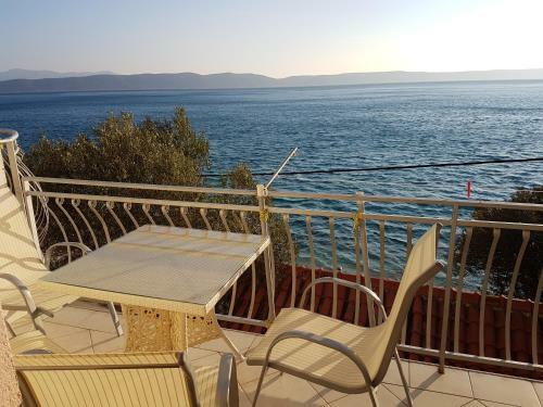 Apartments Maestral