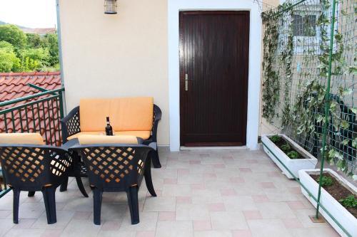 Apartments With Wifi Zlarin - 15409
