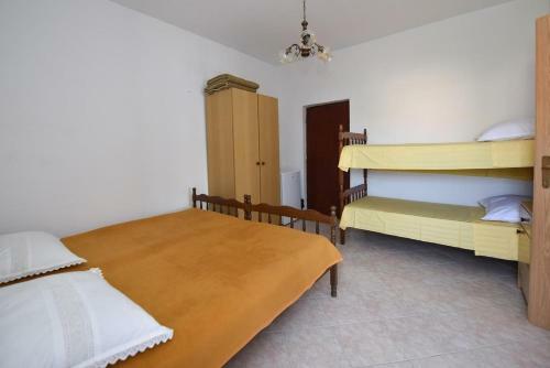 Apartment Metajna 6522c