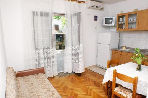Apartments With A Parking Space Metajna (pag) - 4116