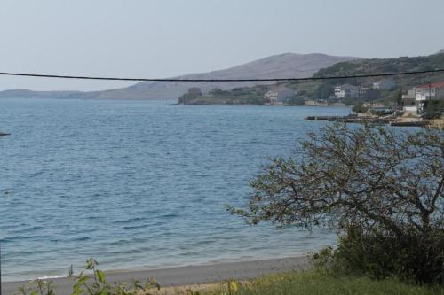 Apartment Metajna 6466f