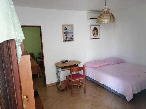 Apartments With A Parking Space Metajna (pag) - 4127