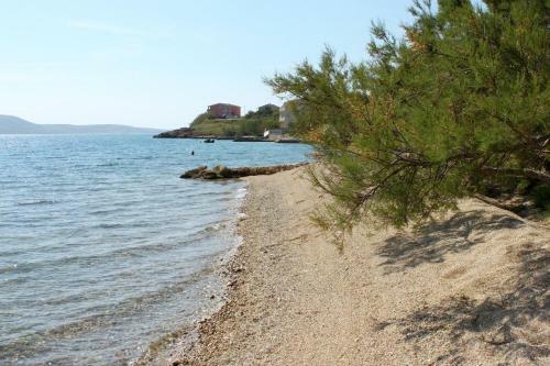 Hostal Double Room Metajna 3305j
