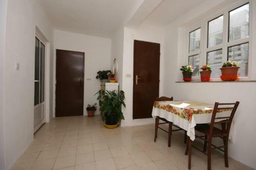 Apartment Metajna 6395b