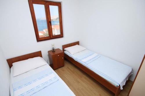 Apartments With A Parking Space Metajna (pag) - 6337