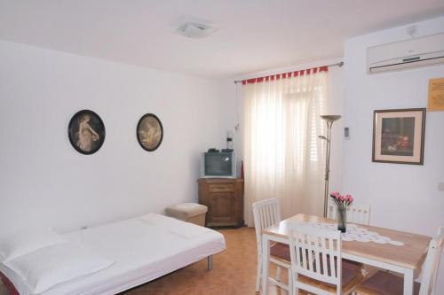Apartments With A Parking Space Metajna (pag) - 4115