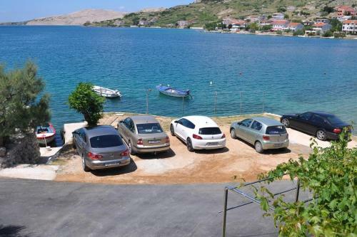 Hostal Triple Room Metajna 206e
