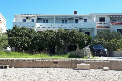 Apartment Metajna 6466h