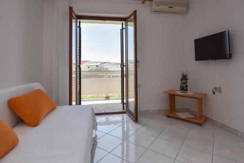 Apartment Kustici 6353b