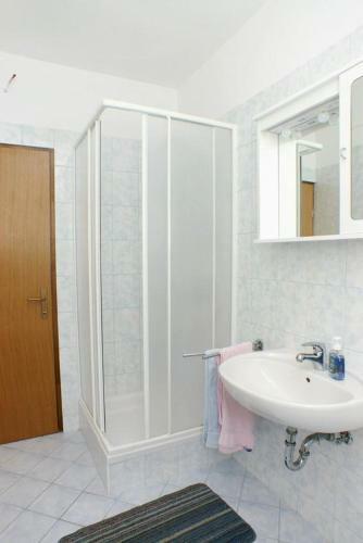 Apartment Metajna 4116c