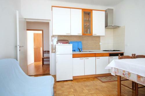 Apartment Kustici 9360d