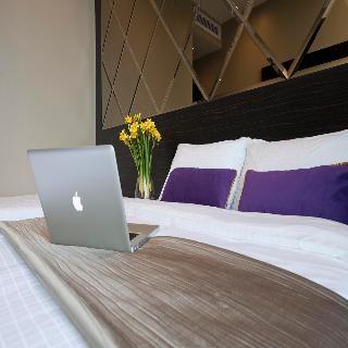 V Hotel Lavender