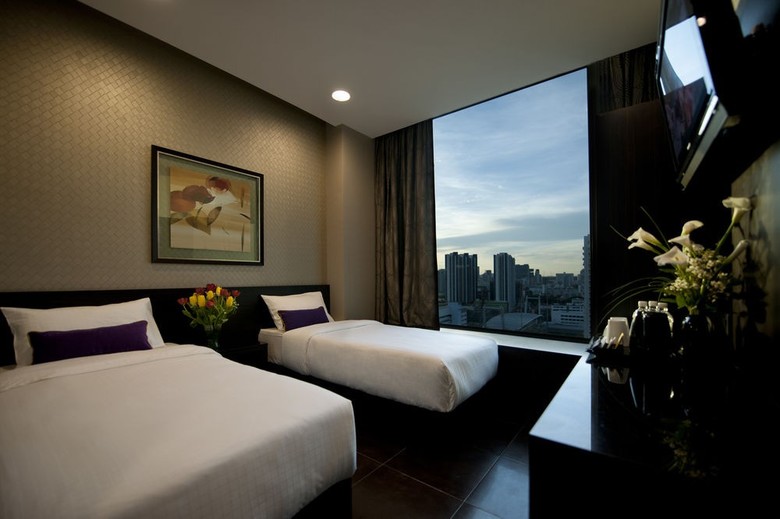 V Hotel Lavender