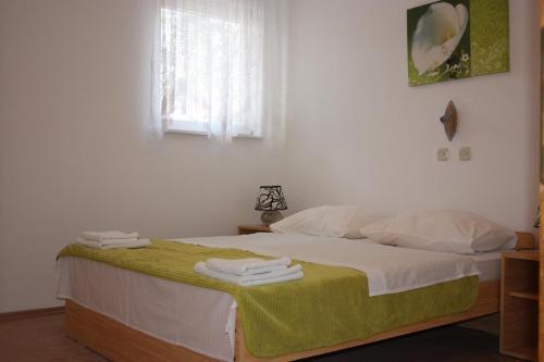 Apartments With A Parking Space Starigrad (paklenica) - 14117