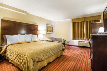 Hotel Rodeway Inn & Suites