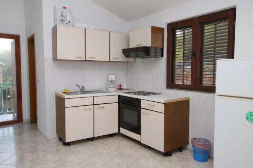Apartments With A Parking Space Stomorska (solta) - 780
